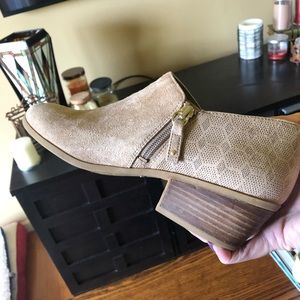 Dr. Scholl’s suede ankle boots